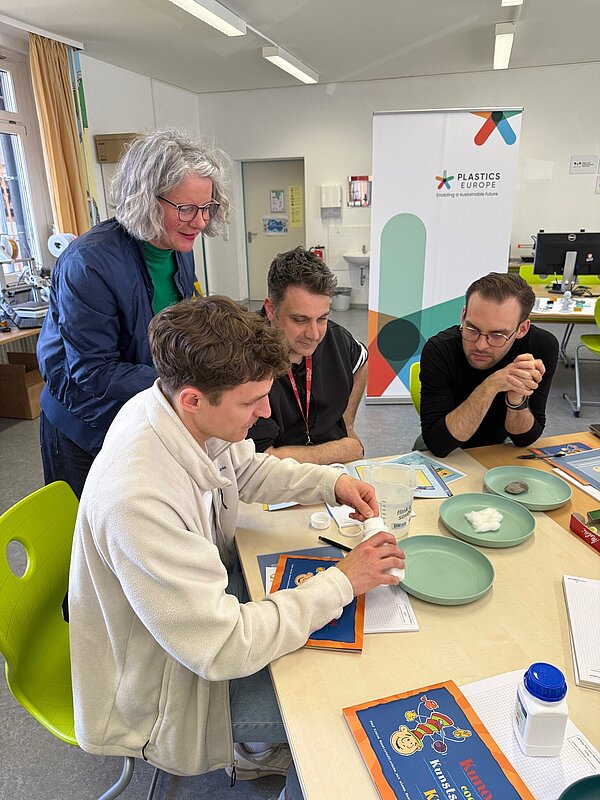 Gruppendiskussion bei Tisch